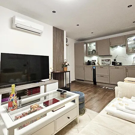 Apartamento Sleeps 4 With Balcony