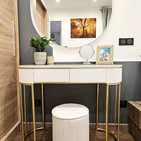 Remarkable Air-con 2-bed By Paris *